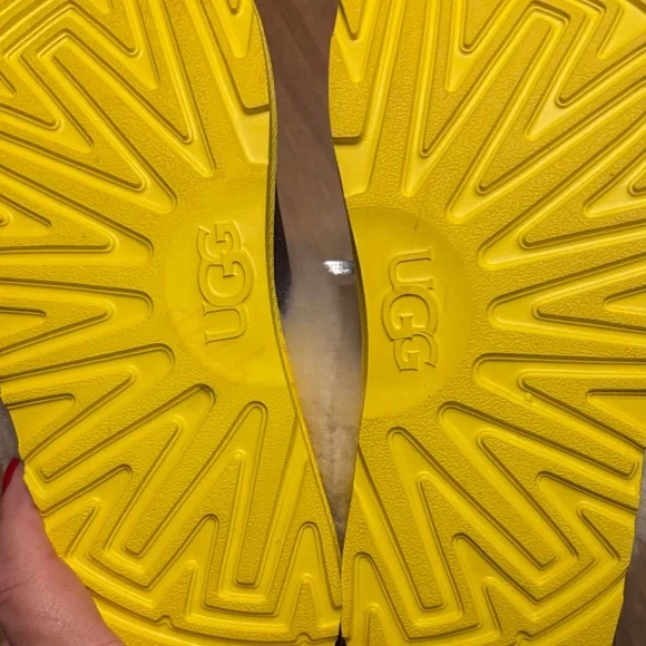 UGG Cozy II Glitter Slippers with Yellow and Multicolor Design - Picture 6 of 9